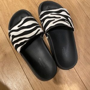 Urban outfitters slide on shoes